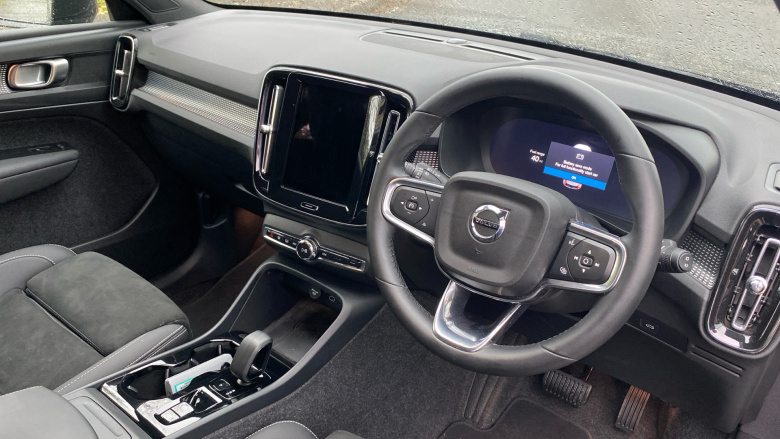 Volvo XC40 2.0 B4P Plus Dark 5dr Auto Petrol Estate